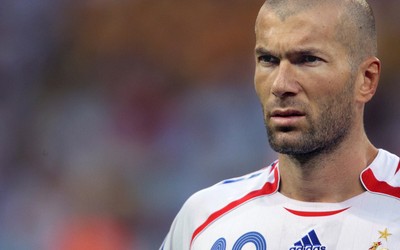 乐鱼电竞-J罗参加自行车赛